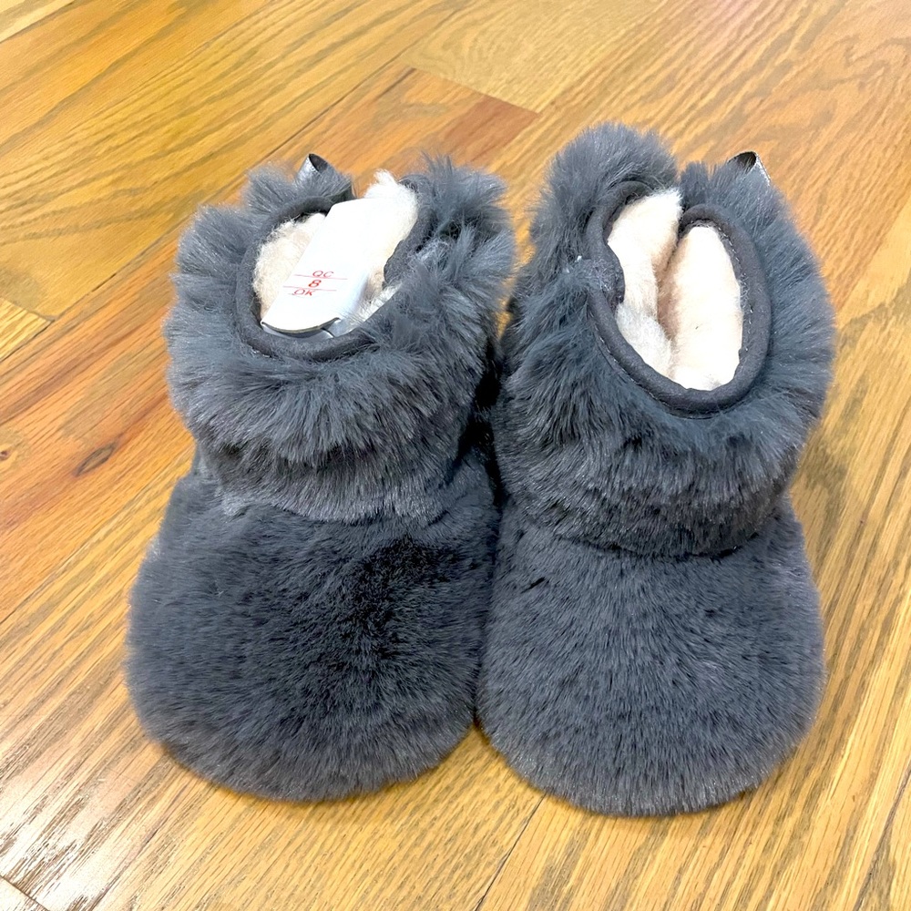 Baby Girl Jessie Bow II UGG Booties Sz 2/3